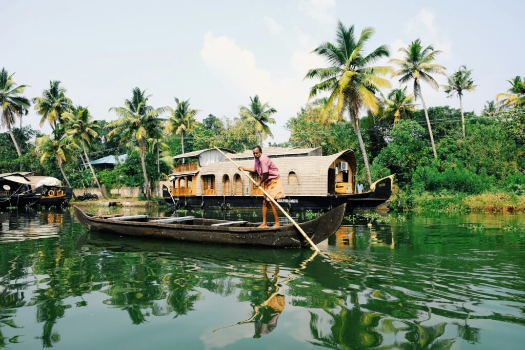 Kerala Backwaters & Hills