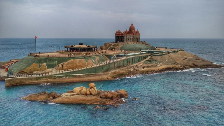 Vivekananda Rock Memorial and Thiruvalluvar Statue off the coast of Kanyakumari